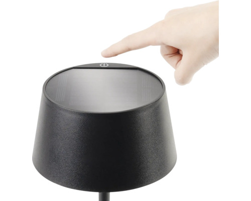 Allumer la lampe solaire avec le doigt