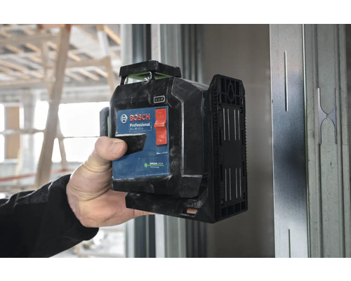 Bosch Logo. Hand hält einen Bosch GLL 80-33 G Professional Linienlaser.