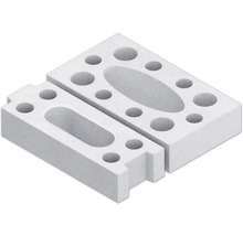Deux blocs de béton cellulaire avec évidements