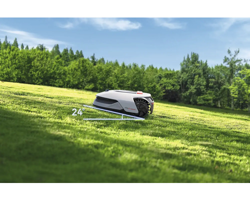Rasenmähroboter mit 24 Grad Steigung im Garten