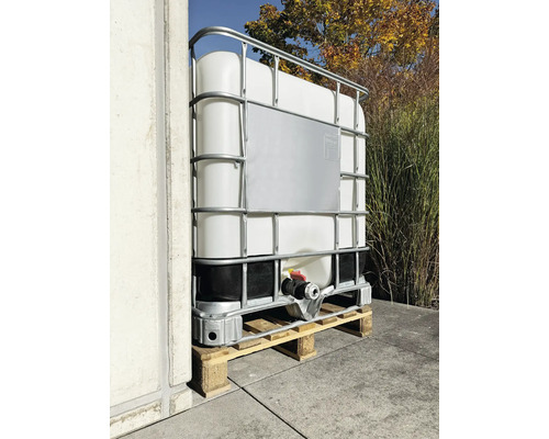 IBC Container mit Gitterbox auf Palette