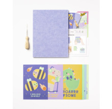 Kit de bricolage avec feutre, outils et cartes à motifs