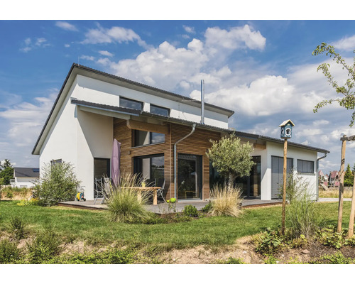 Modernes Einfamilienhaus mit Garten und Terrasse