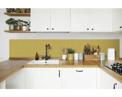 Selbstklebende Wandfliesen Wall Tiles Uni gold 15,25 x 15,25 cm 6 St. Helle Küche mit Spüle, Armatur und Arbeitsfläche aus Holz