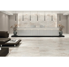 Intérieur avec sol en marbre, réception et coin salon