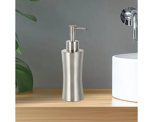 Distributeur de savon en acier inoxydable dans la salle de bain