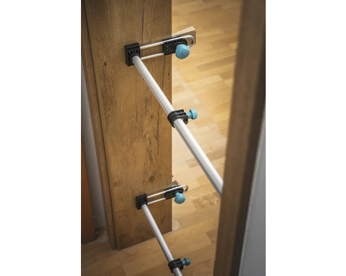 Ecarteur de porte pour fixer les cadres de porte