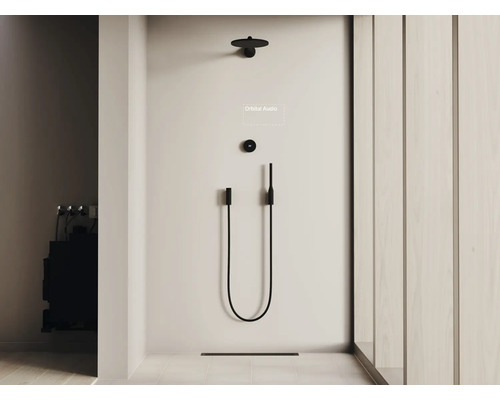 Douche moderne avec pomme de tête et douchette dans une salle de bain lumineuse
