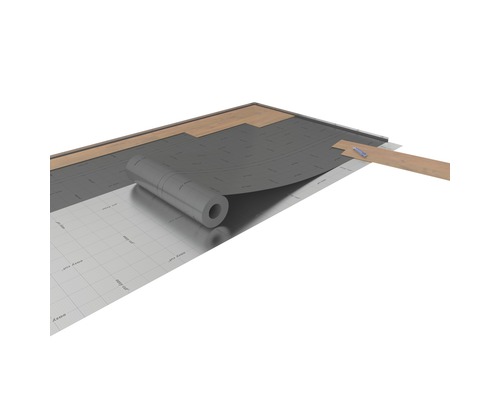 Szene mit Laminatboden, darunter eine Dämmunterlage zum Schutz vor Feuchtigkeit und Trittschall