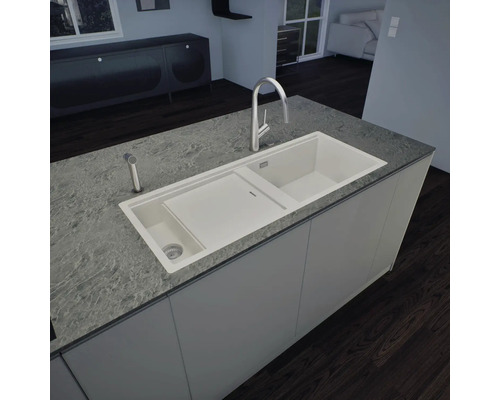 Spüle mit Abtropffläche, Armatur und Spülmittelspender in einer modernen Küche