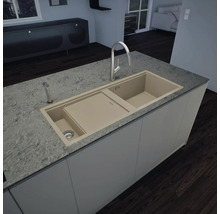 Küchenspüle mit Abtropffläche und Armatur auf einer Kücheninsel