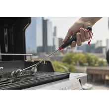 Brosse de barbecue avec manche pour nettoyer un gril