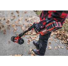 Embout pour brosse de nettoyage sans fil en utilisation contre les feuilles