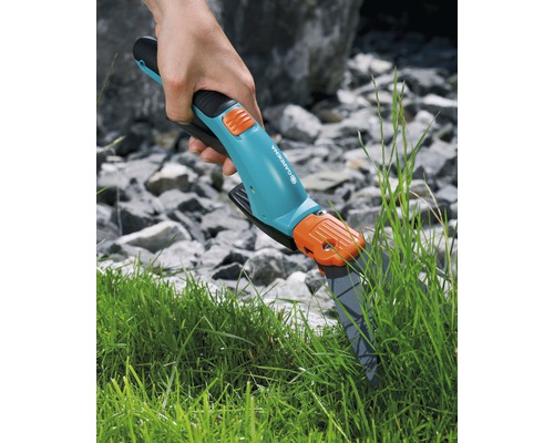 Gardena Grasschneider im Einsatz zum Grasschneiden