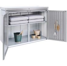 Armoire à outils ouverte avec étagères et accessoires de jardin
