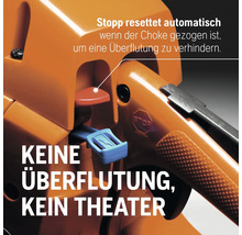 Detailansicht einer Motorsäge mit Fokus auf den automatischen Stopp-Reset, der eine Überflutung verhindern soll.