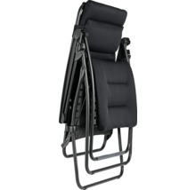 Zusammengeklappter Relaxstuhl mit Stahlrahmen und gepolsterter Sitzfläche