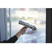 Nettoyage de vitres avec un essuie-glace
