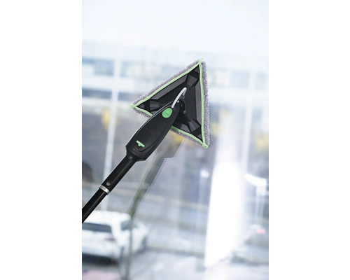 Fensterwischer mit dreieckigem Kopf und Teleskopstiel