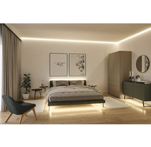 Modernes Schlafzimmer mit Doppelbett, Kleiderschrank und Kommode