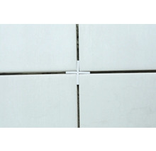 Fliesen mit Fliesenkreuz für gleichmäßige Fugen