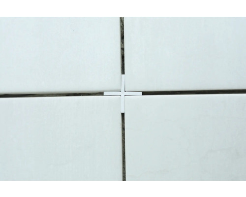 Fliesen mit Fliesenkreuz für gleichmäßige Fugen