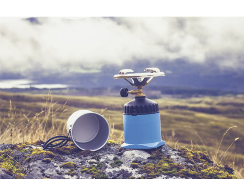 Campingkocher und Topf für Outdoor-Abenteuer