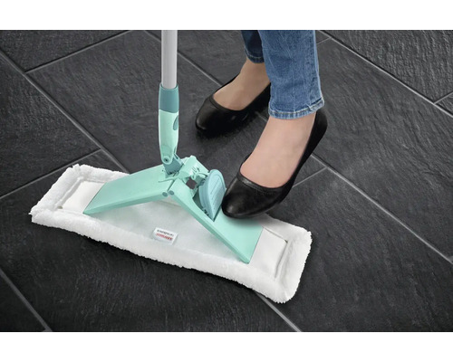 Wischmop mit Fußbedienung zum Auswringen des Mops
