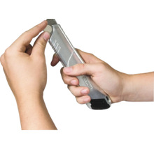Stanley Logo Cuttermesser im Gebrauch