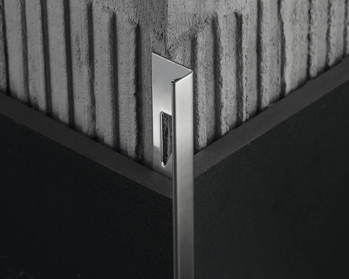 Eckansicht einer Edelstahlschiene zur Kantenverfliesung