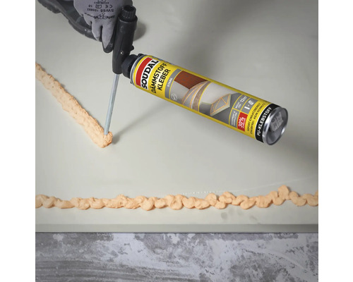 Auftragen von Soudal Dämmstoff Kleber auf eine Oberfläche