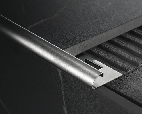 Profilé de finition pour carrelage en métal