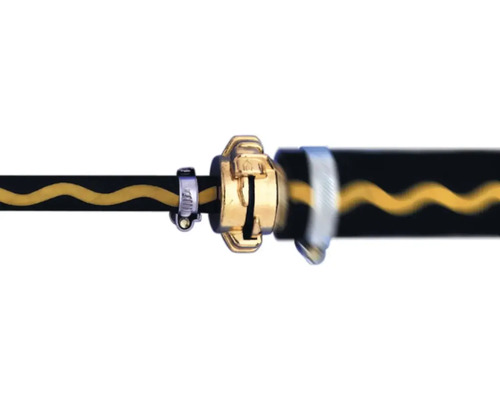 Tuyau avec colliers de serrage