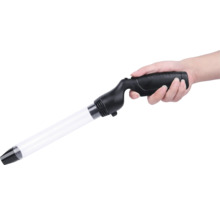 Aspirateur à insectes dans la main