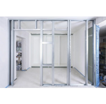 Intérieur avec ossature métallique pour cloisons sèches
