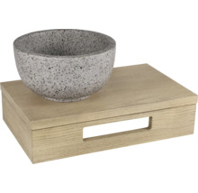 Coupe décorative sur une boîte en bois