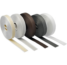 Rouleaux de sangles de différentes couleurs