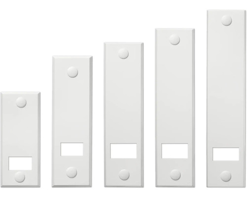 Classeurs blancs de différentes tailles, en ordre croissant