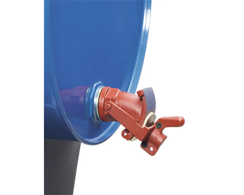 Gros plan d'un robinet de fût sur un fût pour soutirer des liquides