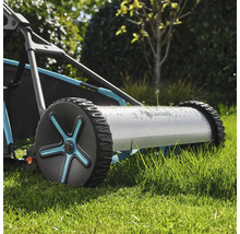 Rouleau à gazon manuel sur herbe pour l'entretien du jardin