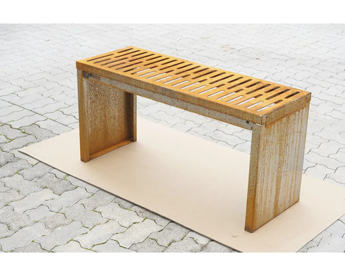 Metallbank mit Rostoptik für den Außenbereich