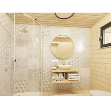 Salle de bain avec douche, lavabo, miroir et revêtement en bois