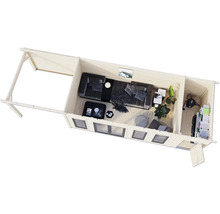 Vue de dessus de l'intérieur d'une maison en bois avec espace de vie et espace de rangement