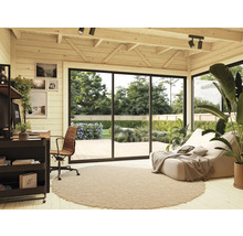 Bureau lumineux avec bureau, chaise de bureau et lit de jour