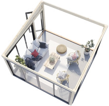 Innenansicht eines modernen Gartenhauses mit Sitzbereich