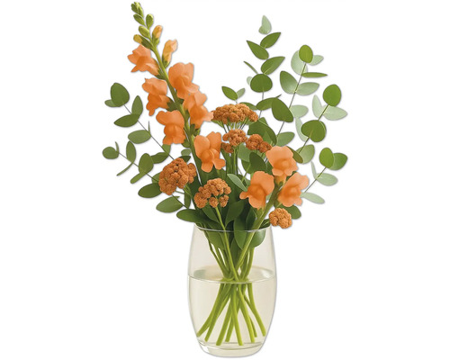 Composition florale avec mufliers et eucalyptus dans un vase en verre