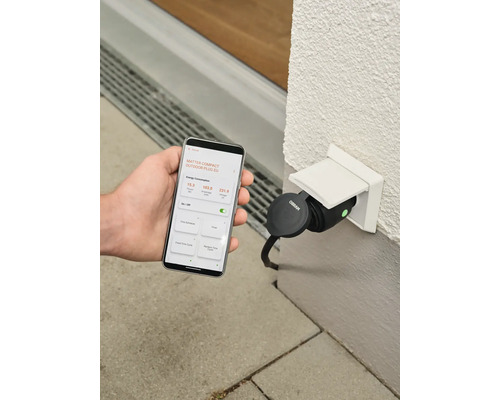 Osram Smart Plug für den Aussenbereich mit App-Steuerung am Smartphone