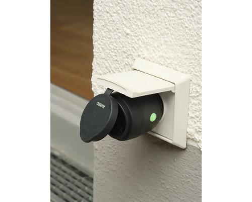 Osram Logo mit Außensteckdose mit Klappdeckel