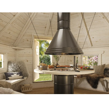 Innenansicht eines Grillkota mit Grilltisch und Dunstabzugshaube