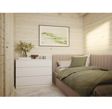 Schlafzimmer mit Bett, Kommode und Wandbild in einem Haus mit Holzvertäfelung